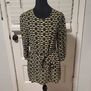 Fei By Anthropologie Stylish Green Black and Cream Patterned 100% Silk Blouse